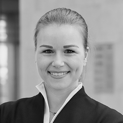 Dr. Anja Stürzl